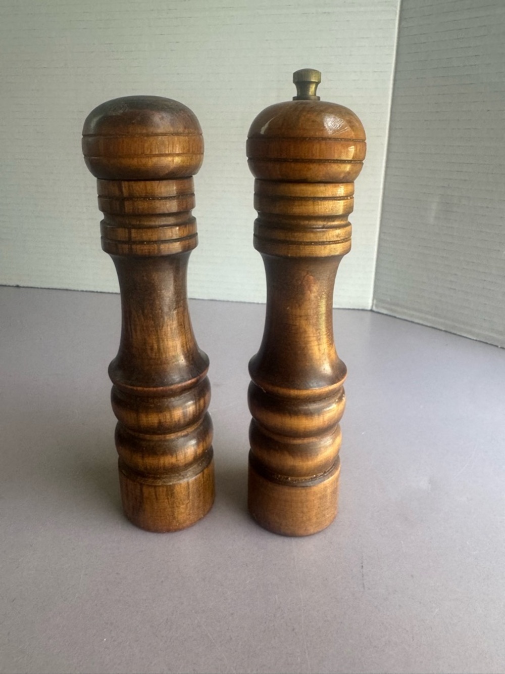 Classic Wooden Salt and Pepper Mills - Brown
